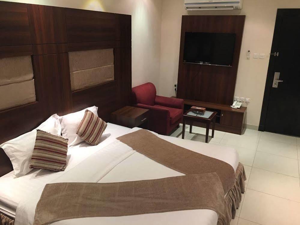 Baron Palace - Almasif Hotel Apartments Riyadh Luaran gambar